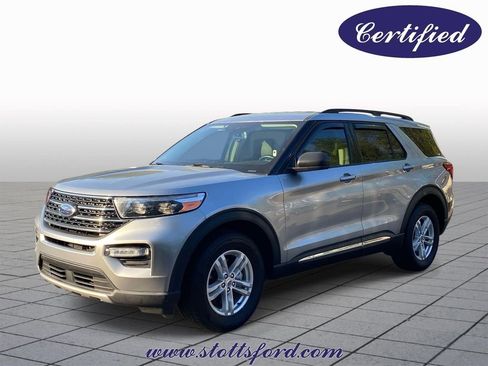 Certified 2022 Ford Explorer XLT w/ Equipment Group 202A AWD/4WD image 3