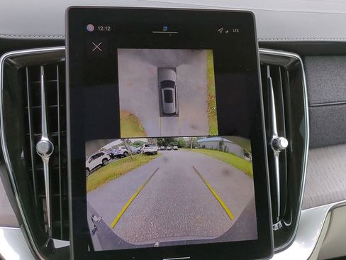 New 2026 Volvo XC90 B6 Ultra w/ Protection Package image 19