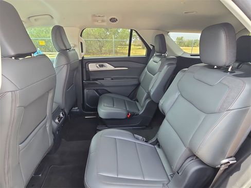 New 2025 Ford Explorer Active w/ Active Comfort Package image 15