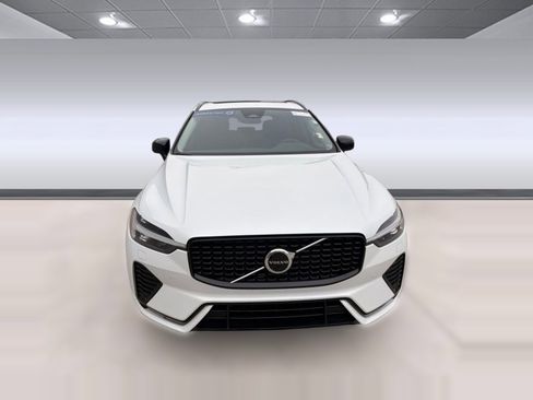 Certified 2023 Volvo XC60 B5 Plus w/ Climate Package image 6
