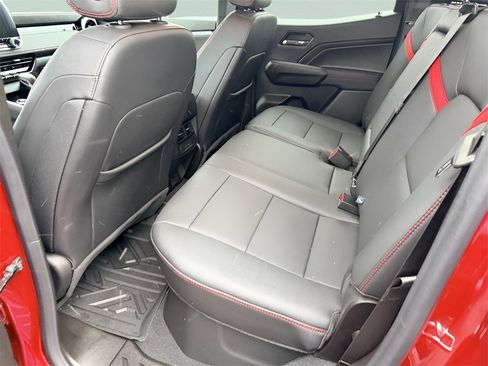 Used 2024 Chevrolet Colorado Z71 w/ Z71 Convenience Package 2 image 30