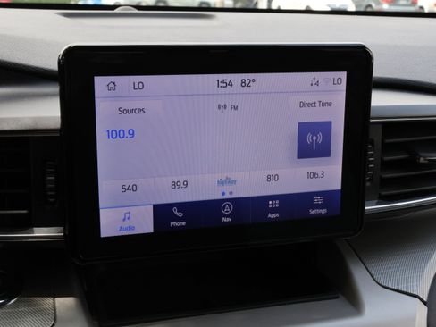 Used 2023 Ford Explorer XLT w/ Equipment Group 202A AWD/4WD image 23