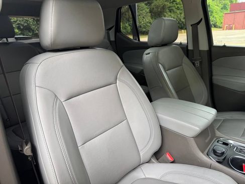 Used 2020 Chevrolet Traverse Premier FWD image 37