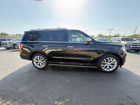 Used 2019 Ford Expedition Platinum AWD/4WD image 2