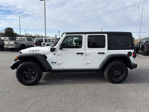 Used 2025 Jeep Wrangler Willys image 6