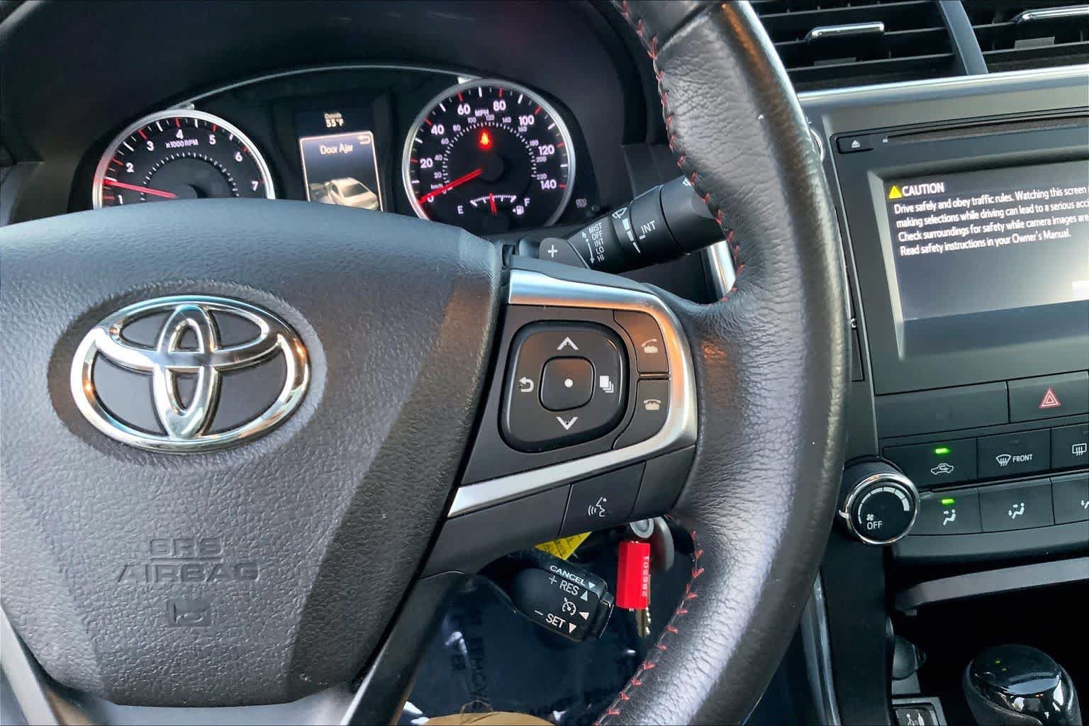 Used 2017 Toyota Camry SE w/ Moonroof Package FWD image 22