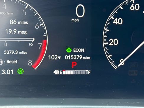 Used 2025 Honda HR-V Sport image 13