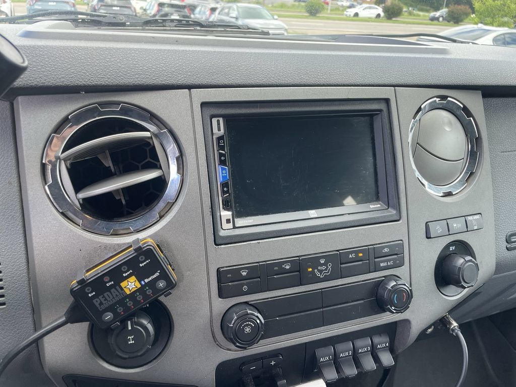 Used 2012 Ford F250 XLT w/ XLT Premium Pkg AWD/4WD image 12