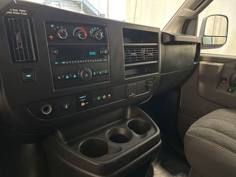 Used 2022 Chevrolet Express 2500 w/ Driver Convenience Package image 17