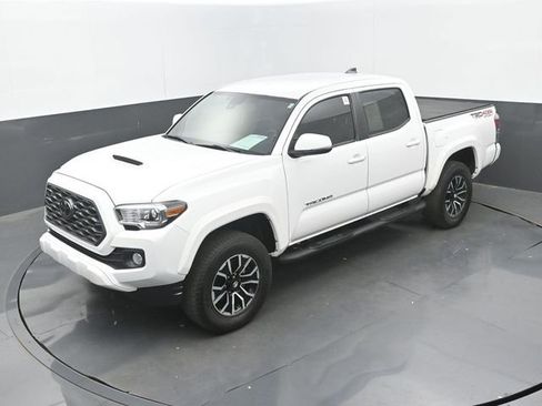 Used 2021 Toyota Tacoma TRD Sport w/ Technology Package AWD/4WD image 33