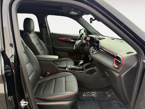 Used 2025 Chevrolet TrailBlazer RS w/ Convenience Package image 19