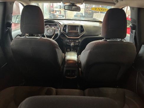 Used 2015 Jeep Cherokee Latitude image 13