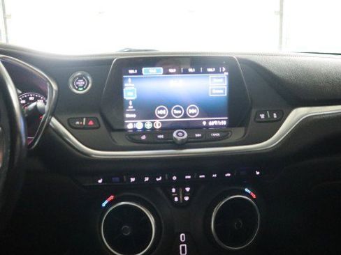 Used 2020 Chevrolet Blazer LT image 12