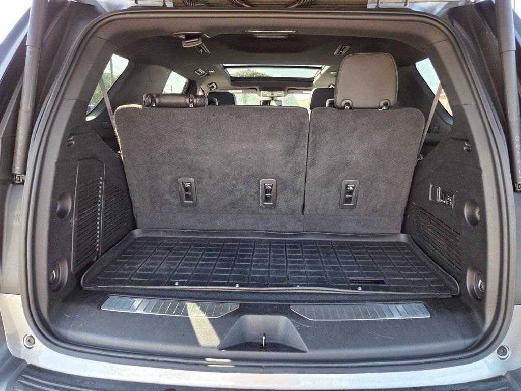 Used 2022 Chevrolet Tahoe RST w/ Luxury Package RWD image 12