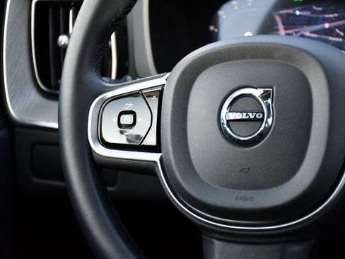 Certified 2025 Volvo XC60 B5 Plus image 20