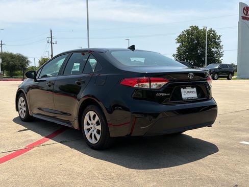 Used 2024 Toyota Corolla LE FWD image 3