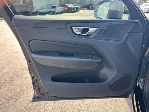 Used 2019 Volvo XC60 T5 R-Design w/ Protection Package Premier image 11