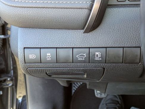 Used 2022 Toyota Camry SE image 20