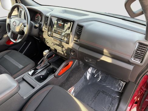 Used 2022 Nissan Frontier PRO-4X w/ Technology Package image 13