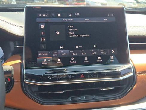 Certified 2023 Jeep Compass Limited AWD/4WD image 30