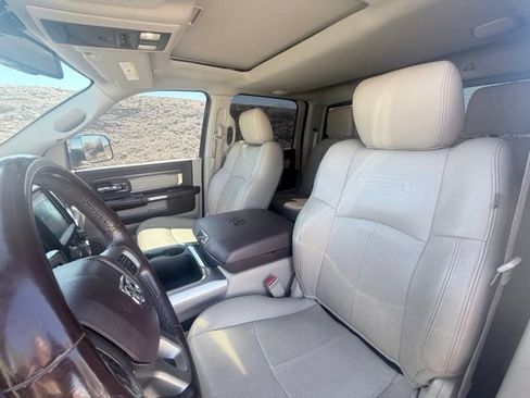 Used 2018 RAM 1500 Laramie w/ Convenience Group AWD/4WD image 24