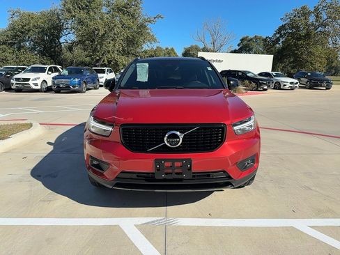 Used 2019 Volvo XC40 T5 R-Design image 8