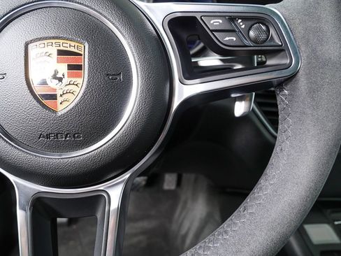 Certified 2017 Porsche Macan GTS image 11