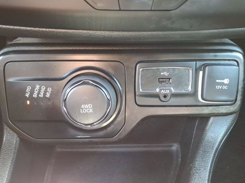 Certified 2022 Jeep Renegade Altitude w/ Sun/Sound Group AWD/4WD image 16