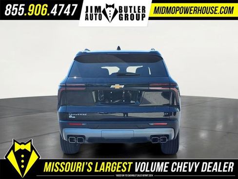 Used 2024 Chevrolet Traverse LT w/ Trailering Package FWD image 25