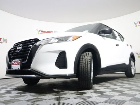 Used 2022 Nissan Kicks S image 16