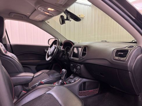 Used 2019 Jeep Compass Trailhawk AWD/4WD image 27
