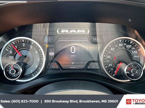 Used 2025 RAM 1500 Laramie w/ Off Road Group AWD/4WD image 14