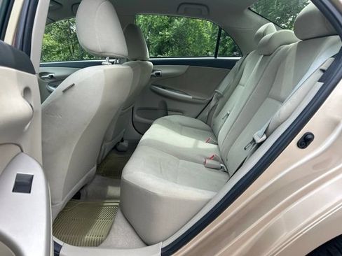 Used 2013 Toyota Corolla LE FWD image 20