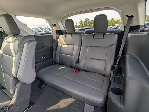 New 2025 Ford Explorer Active w/ Active Comfort Package image 11