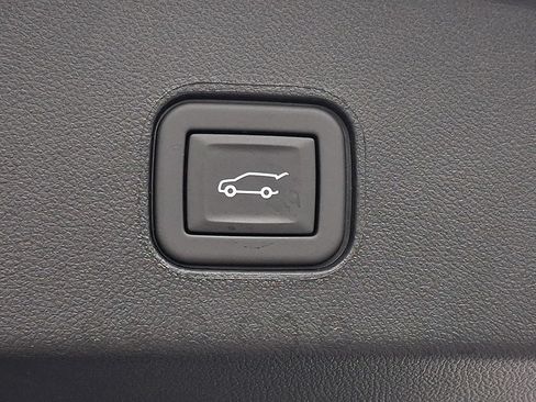 Used 2024 Cadillac Lyriq Sport RWD image 29