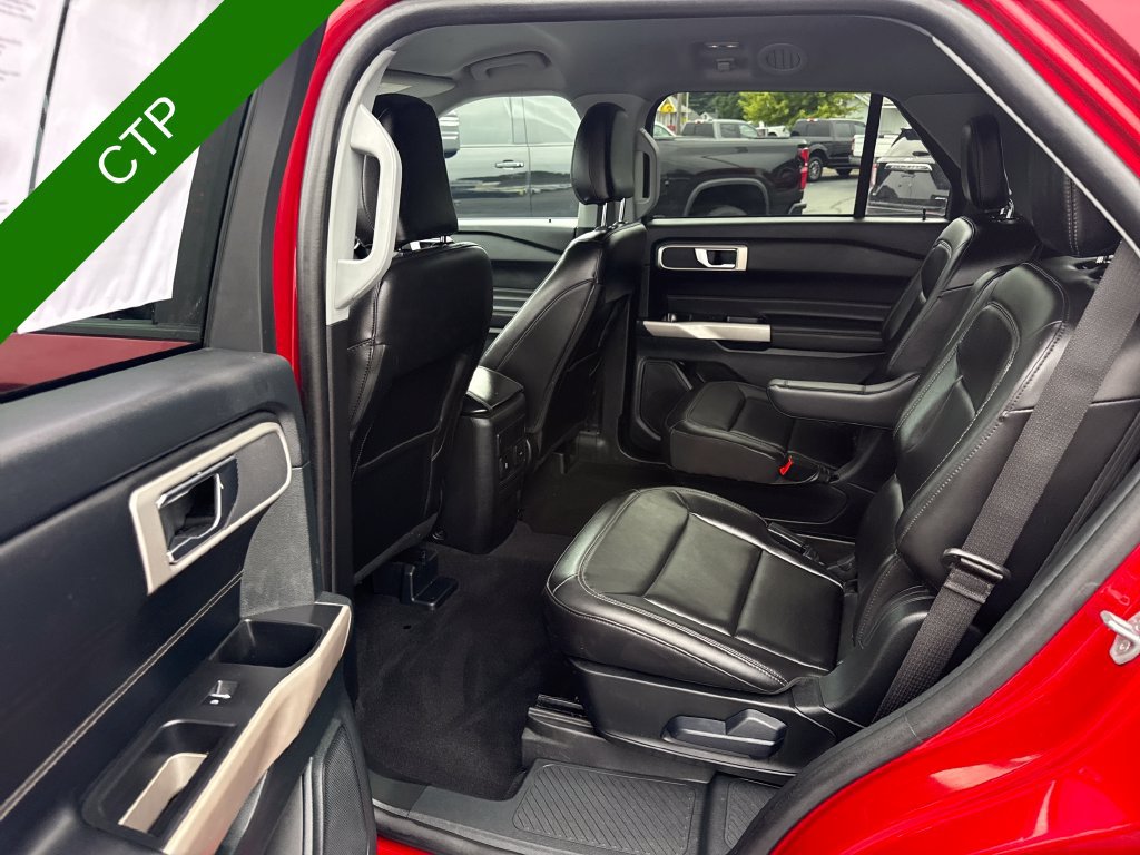 Used 2024 Ford Explorer XLT w/ Equipment Group 202A AWD/4WD image 13