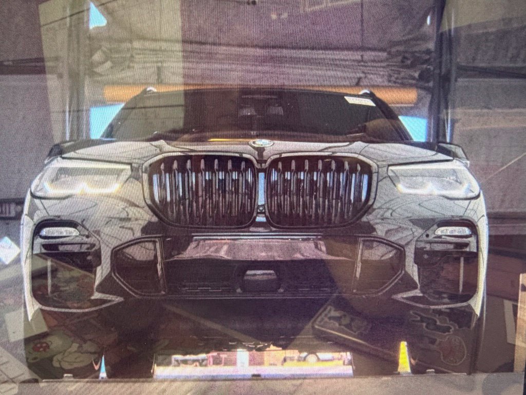 Used 2021 BMW X5 xDrive40i w/ M Sport Package AWD/4WD image 3