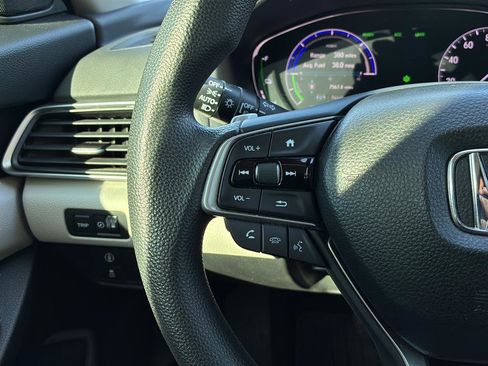 Used 2018 Honda Accord EX image 27