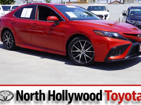 Certified 2022 Toyota Camry SE w/ Convenience Package FWD image 1