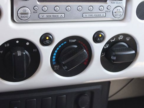 Used 2014 Toyota FJ Cruiser 4WD w/ Convenience Package image 34