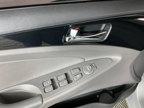 Used 2011 Hyundai Sonata Limited image 12