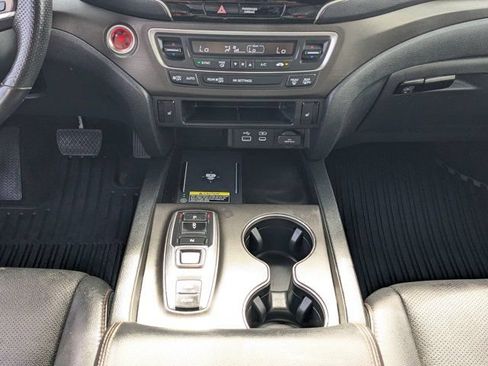 Used 2025 Honda Passport TrailSport image 19