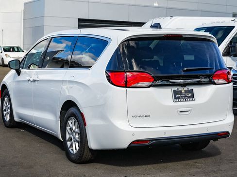 New 2026 Chrysler Voyager LX image 6