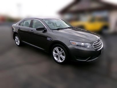 Used 2016 Ford Taurus SE