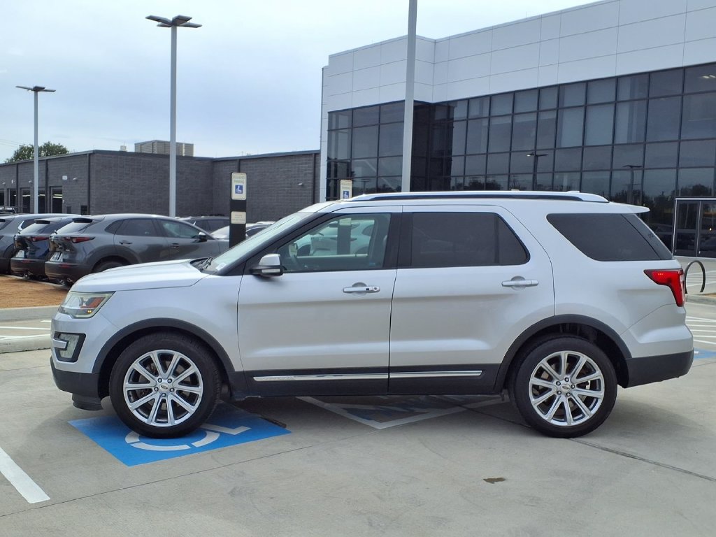 Used 2017 Ford Explorer Limited FWD image 6