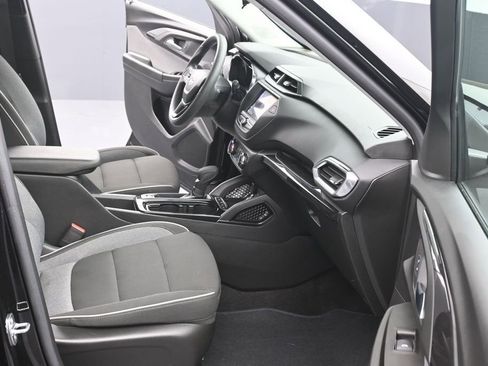 Used 2023 Chevrolet TrailBlazer LT AWD/4WD image 11