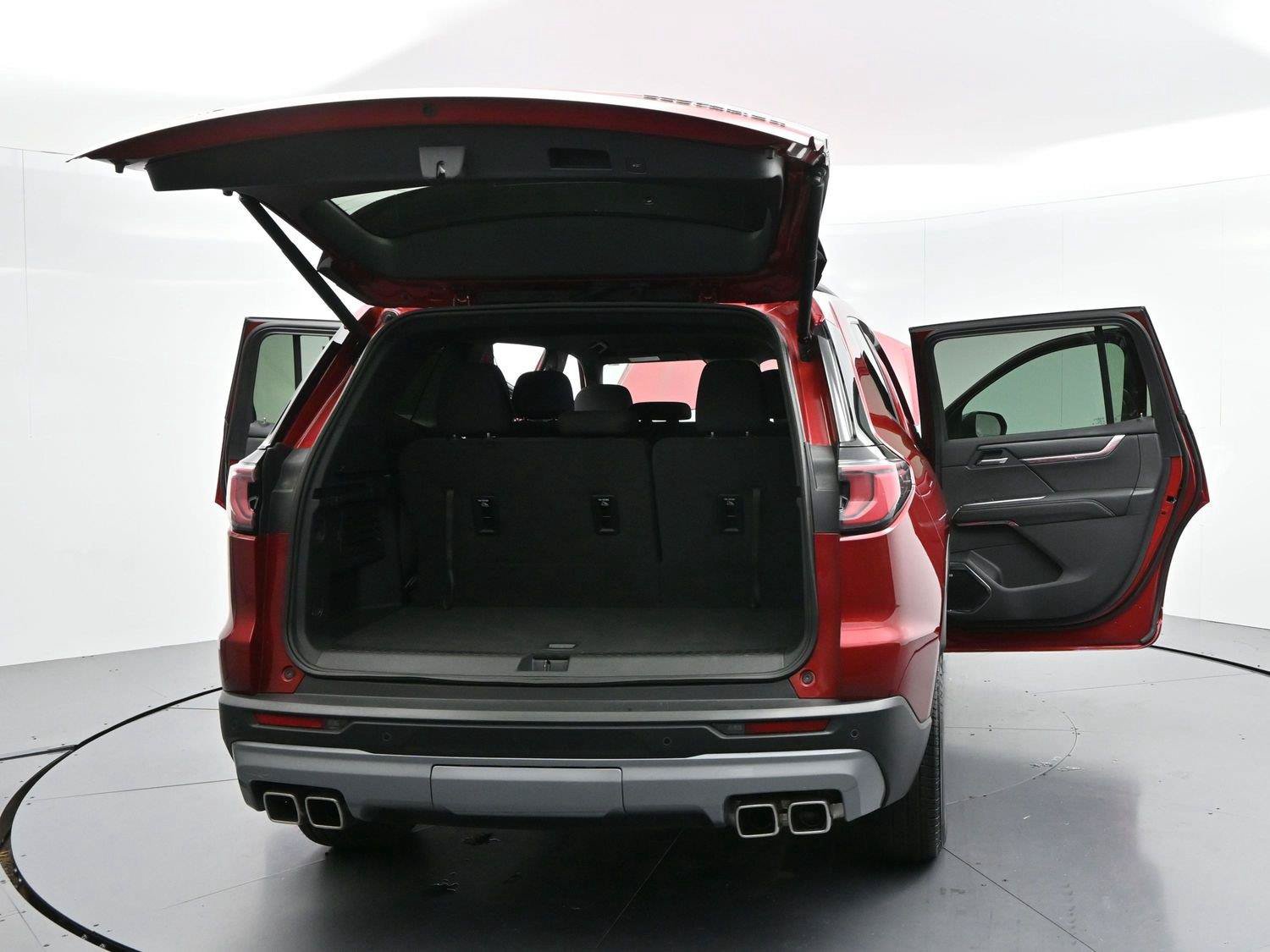 Used 2025 GMC Acadia Elevation FWD image 45