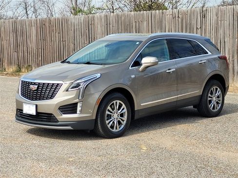 Used 2023 Cadillac XT5 Premium Luxury w/ Technology Package image 3