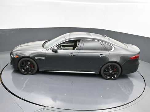 Used 2024 Jaguar XF R-Dynamic SE image 31