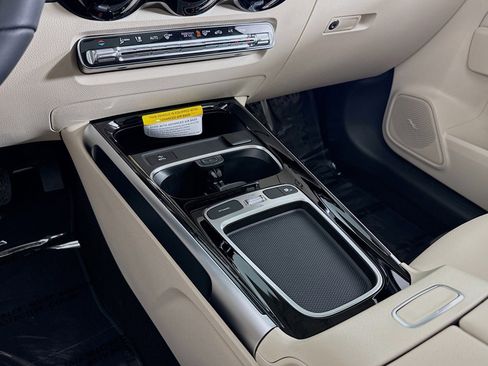 New 2026 Mercedes-Benz GLB 250 image 5